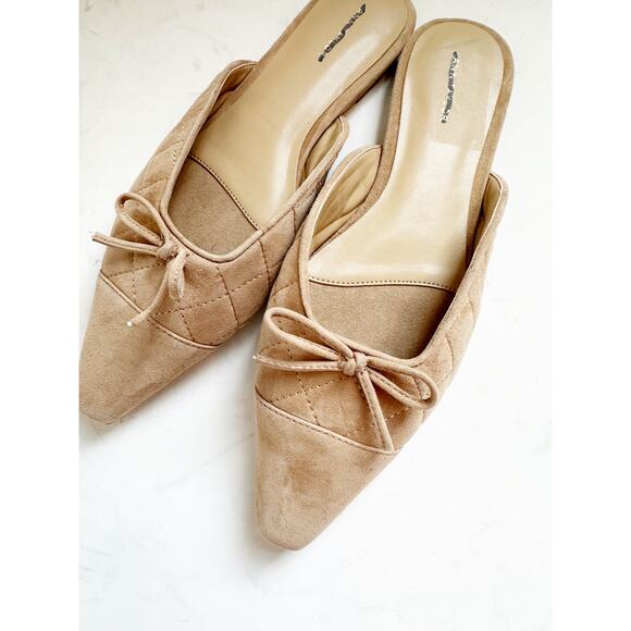 NWOB Ann Taylor Quilted Tan Suede Slide Pointed toe 8.5 - Picture 5 of 6